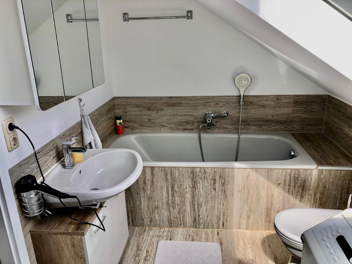 Gaestezimmer Beate Und Ferienwohnung Rheda Wiedenbrueck Екстериор снимка